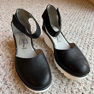 Fly London Black Ankle Strap Shoes Sz 9 (EU 40)